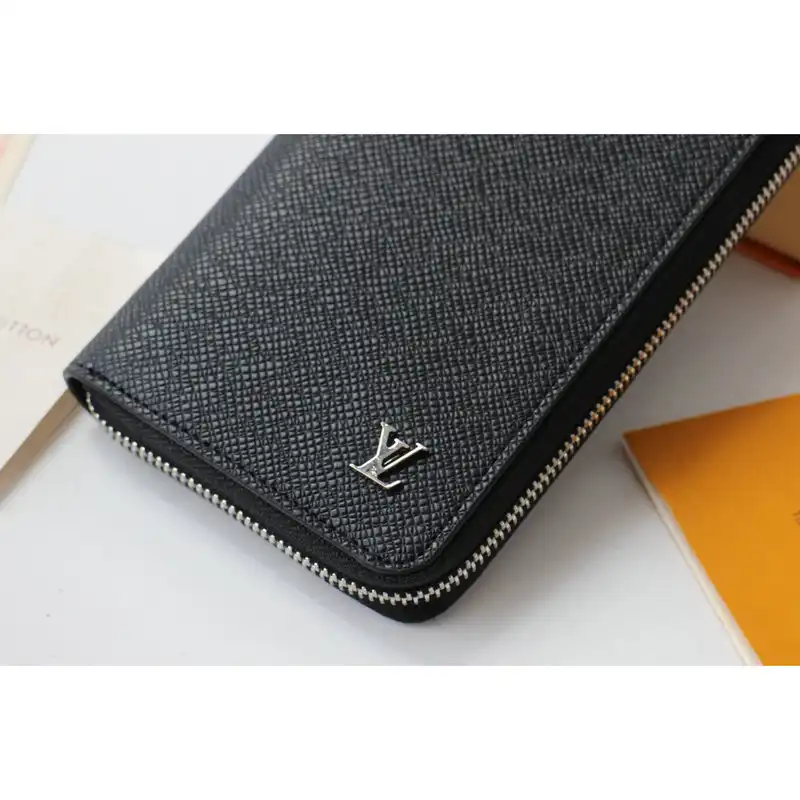 LV Bag 2208DJ0035