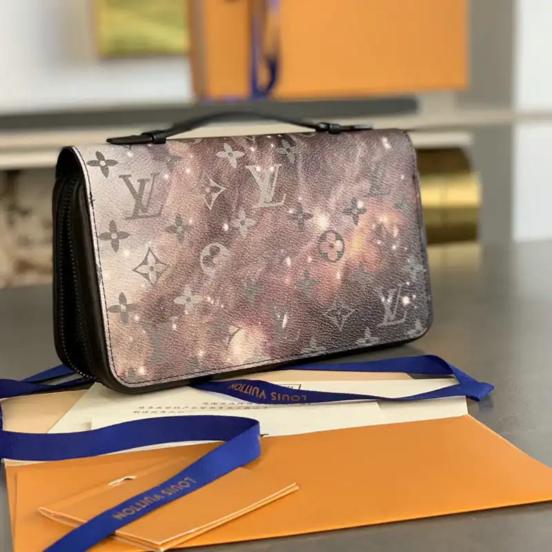 LV Bag 2209YZ0040