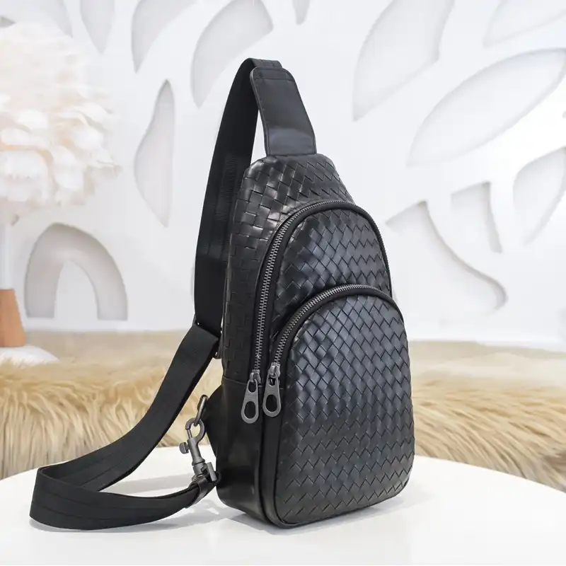 bo*te*ga Ve*ne*ta bag 2212yz0053