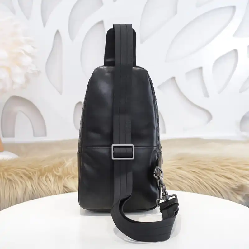 bo*te*ga Ve*ne*ta bag 2212yz0053