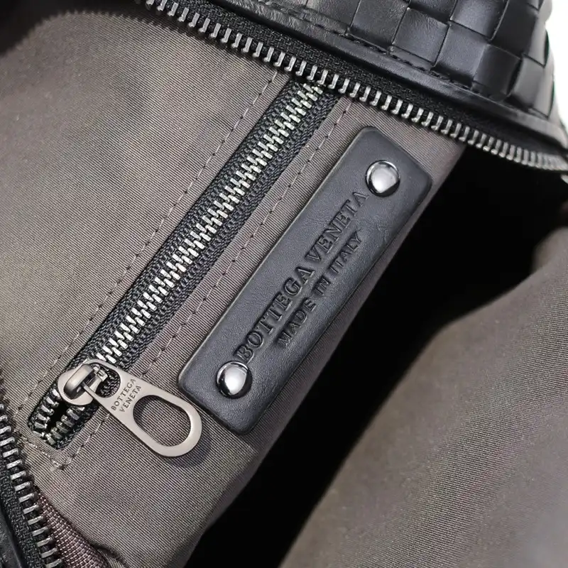 bo*te*ga Ve*ne*ta bag 2212yz0053