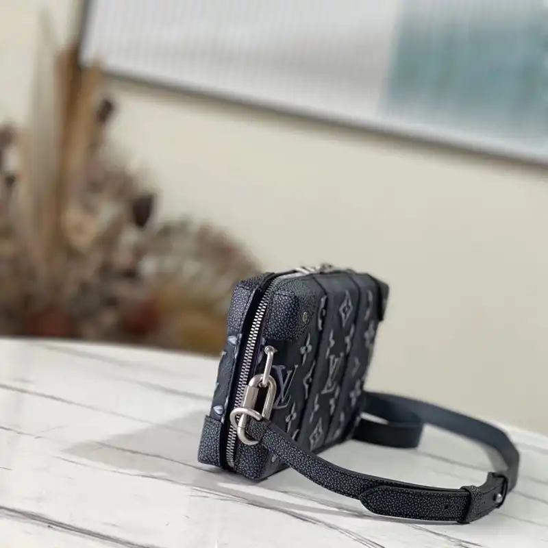 LV Bag 2301YZ0057