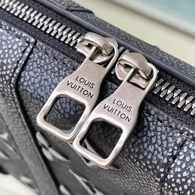 LV Bag 2301YZ0057