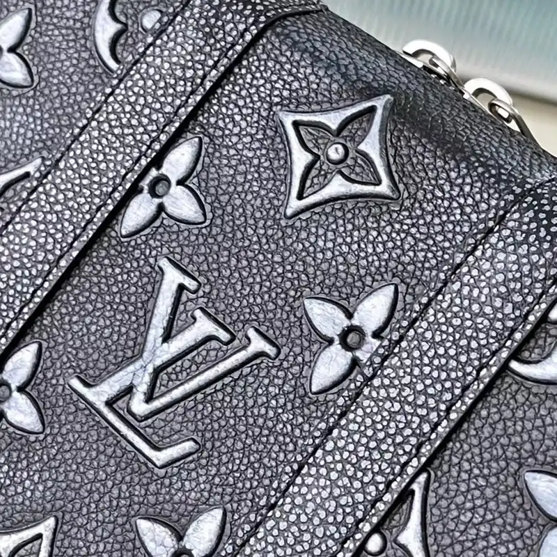 LV Bag 2301YZ0057