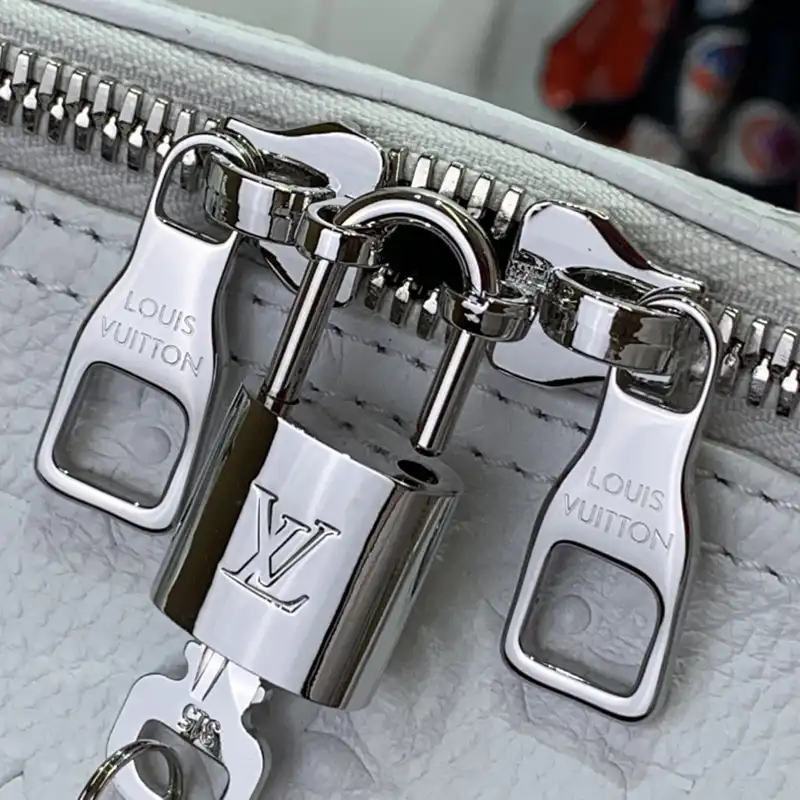 LV Bag 2304DJ0033