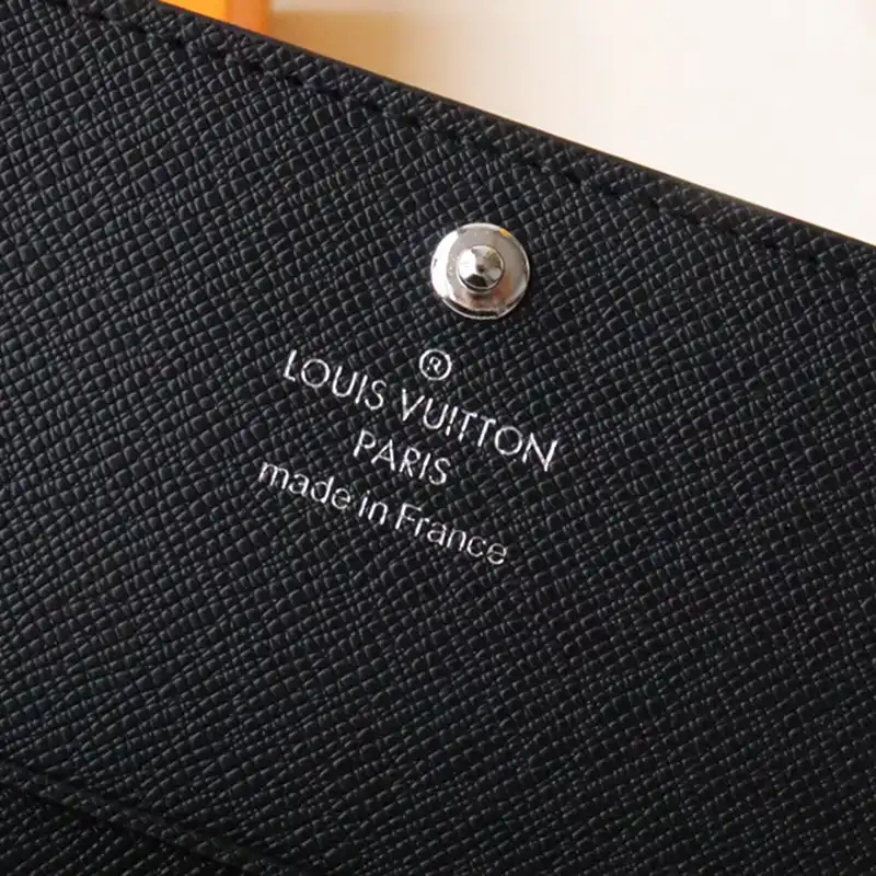 LV Bag 2304DJ0111