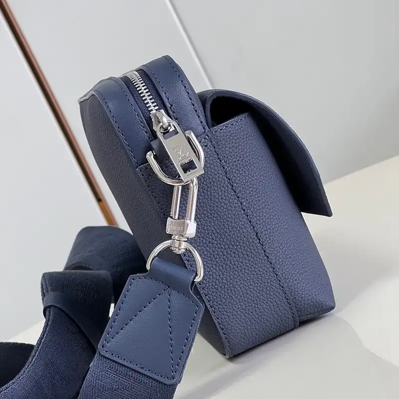 LV Bag 2306YA0170