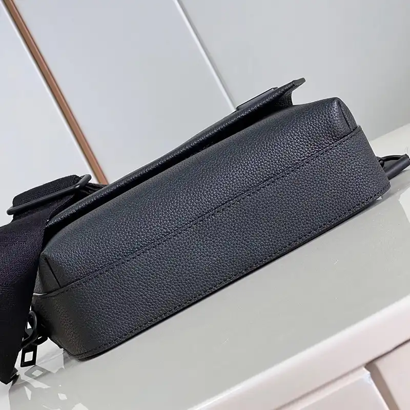 LV Bag 2306YA0171