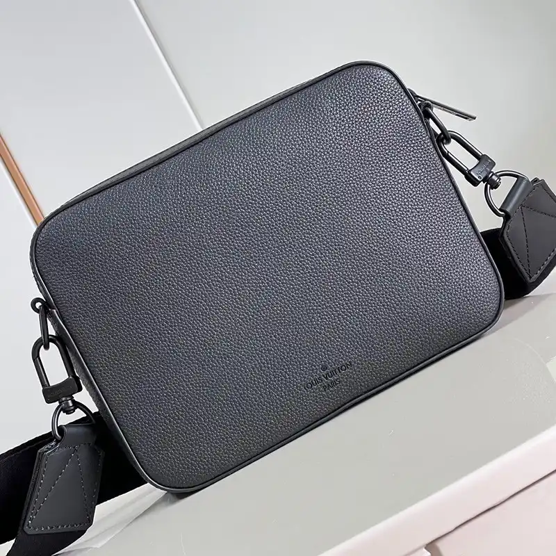 LV Bag 2306YA0171