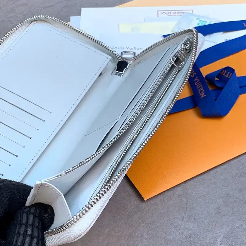 LV Bag 2309YA0115