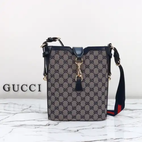 G*u*i bags 2405ya0111