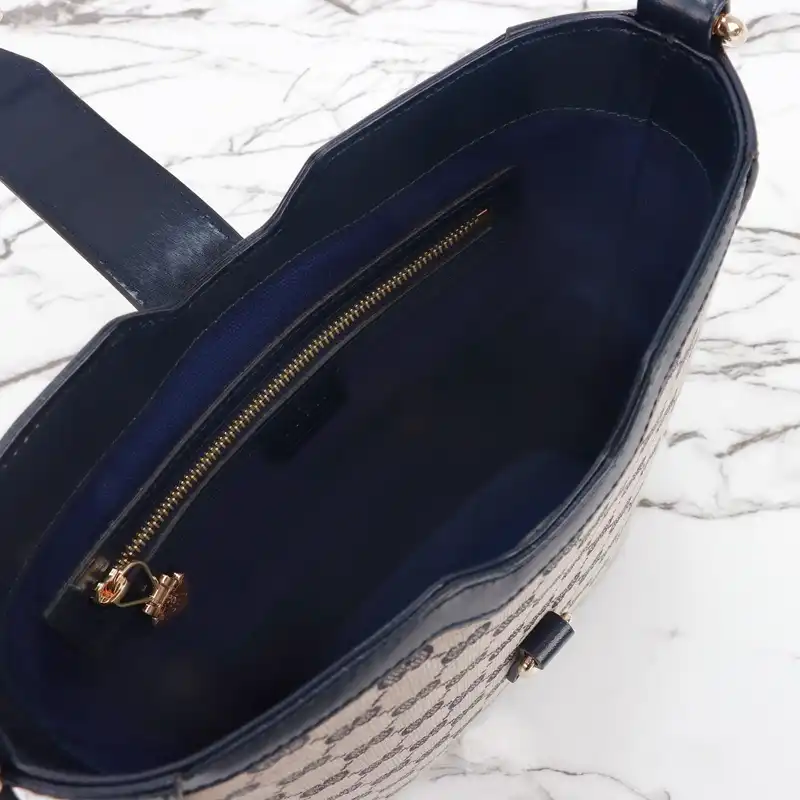 G*u*i bags 2405ya0111