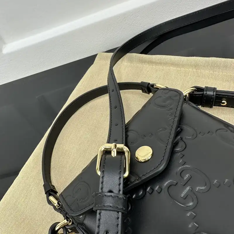 G*u*i bags 2407yz0290