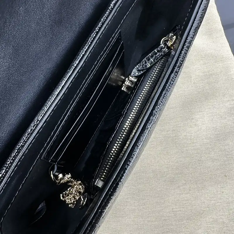 G*u*i bags 2407yz0301
