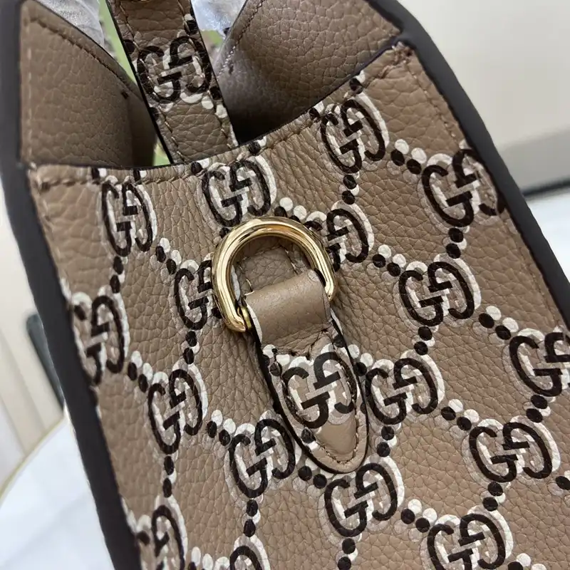 G*u*i bags 2408ya0025