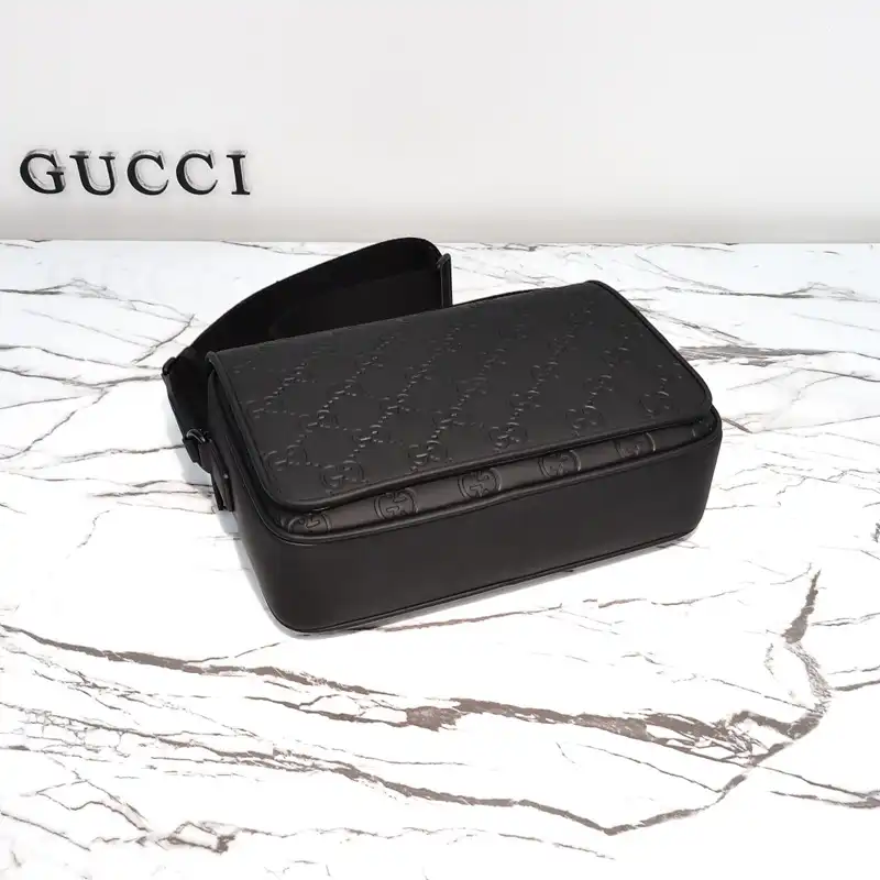 G*u*i bags 2411ya0201