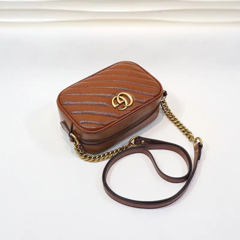 G*u*i bags 2012sh0002