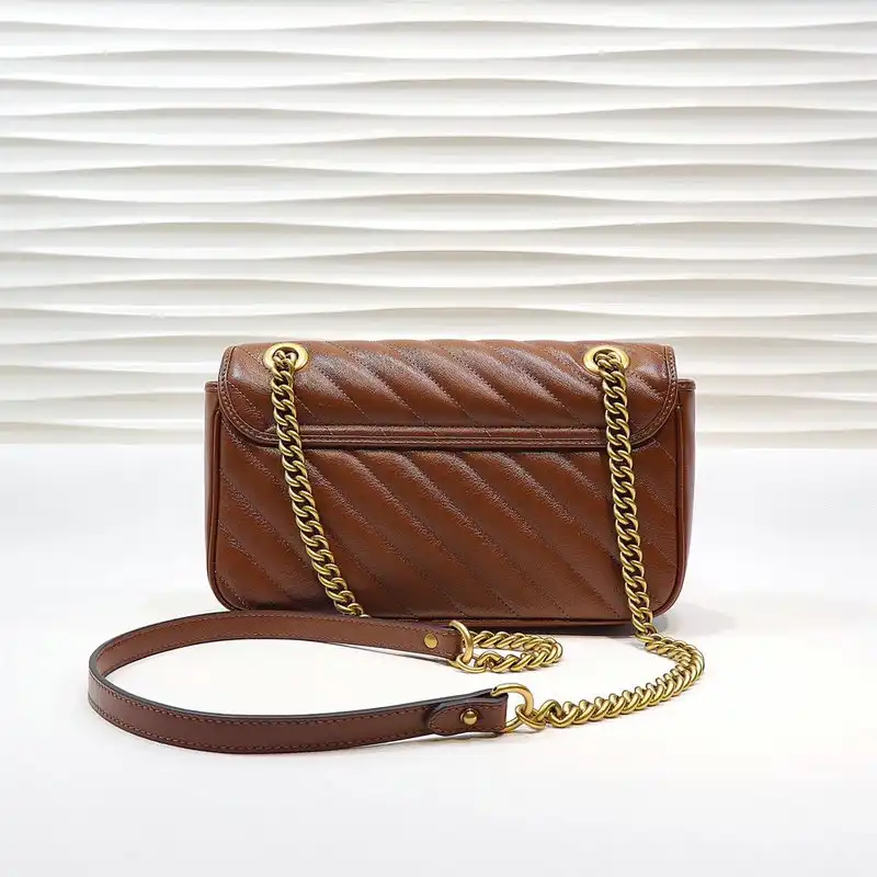 G*u*i bags 2012sh0006
