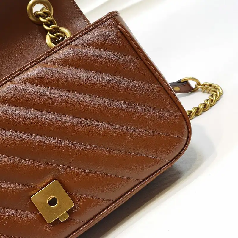 G*u*i bags 2012sh0006