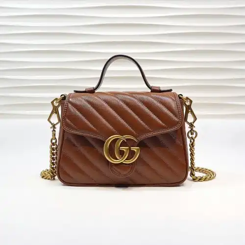 G*u*i bags 2012sh0007