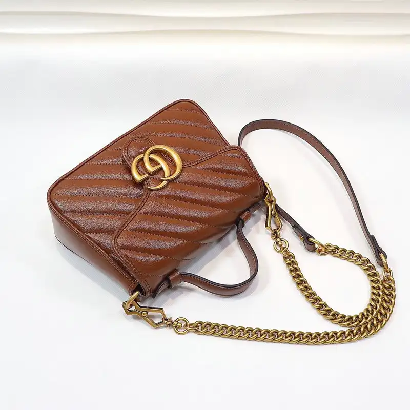 G*u*i bags 2012sh0007