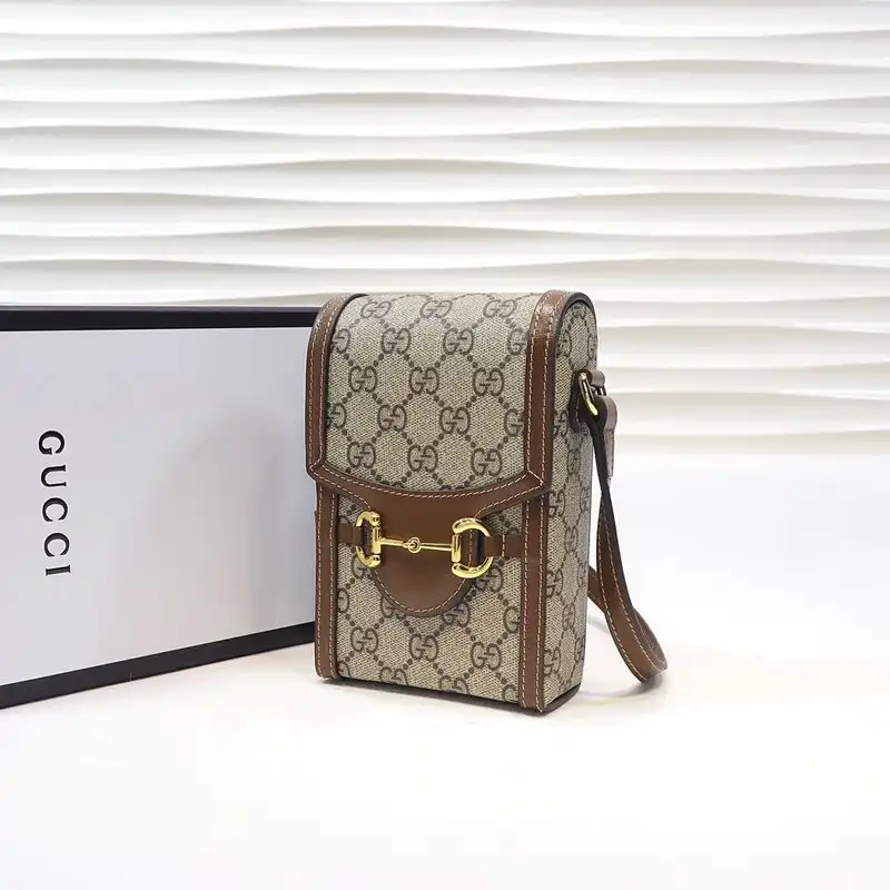 G*u*i bags 2012sh0065