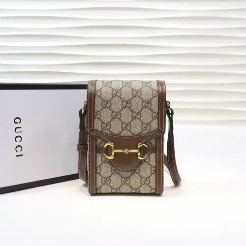 G*u*i bags 2012sh0065