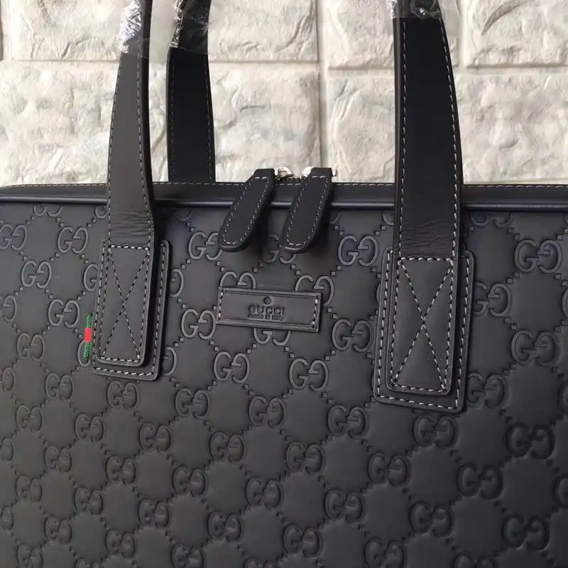 G*u*i bags 2012sh0081