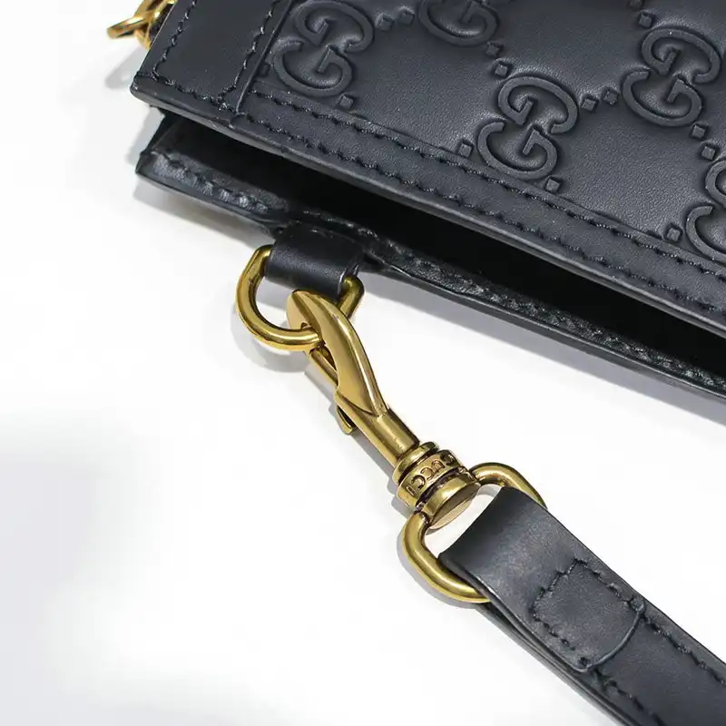 G*u*i bag 20ya11012