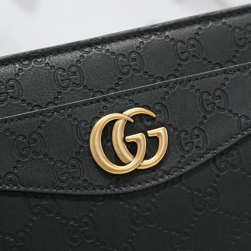 G*u*i bag 20ya11015