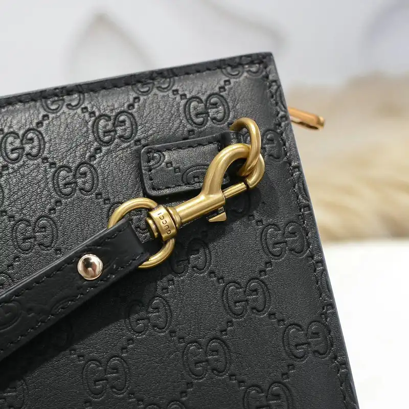 G*u*i bag 20ya11015