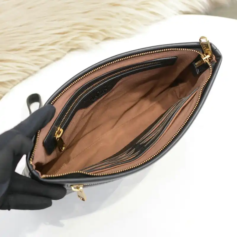 G*u*i bag 20ya11016