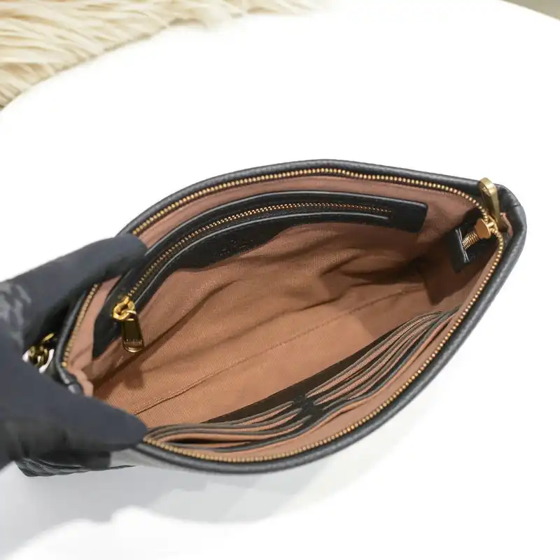 G*u*i bag 20ya11017