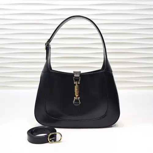 G*u*i bag 20dj11109