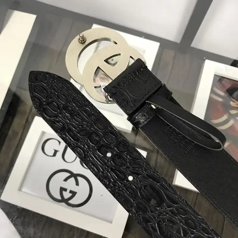 G*u*i s belts 19bl0056