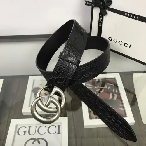 G*u*i s belts 19bl0056