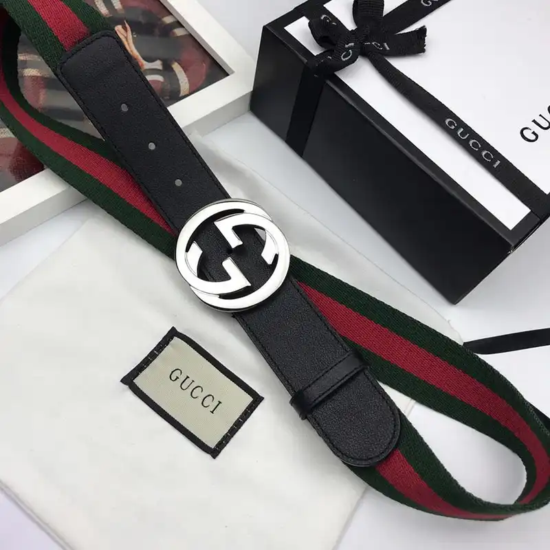 G*u*i s belts 19bl0085