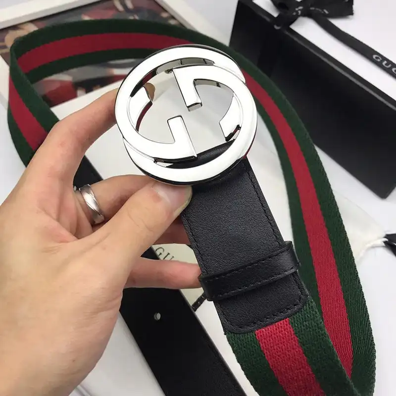 G*u*i s belts 19bl0085