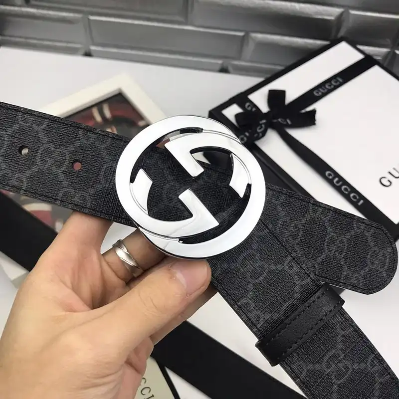 G*u*i s belts 19bl0094