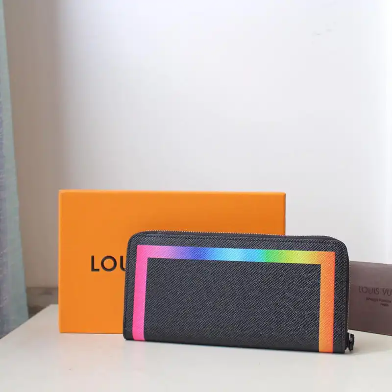LV Bag 19HT0051