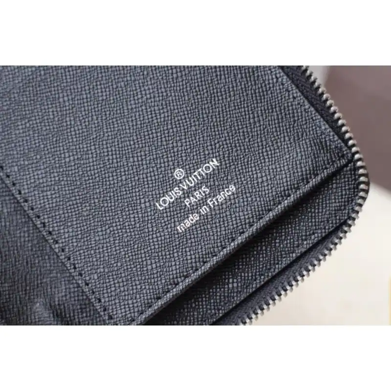 LV Bag 19HT0051