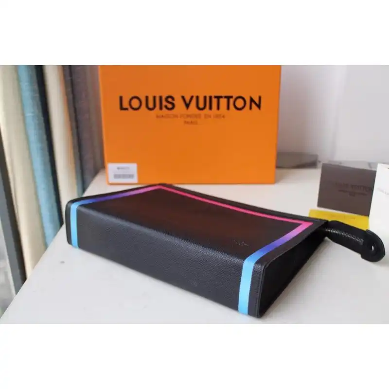 LV Bag 19HT0056