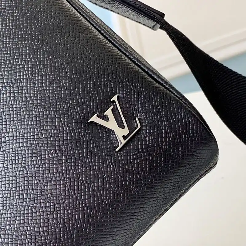 LV Bracelet 19HT0107