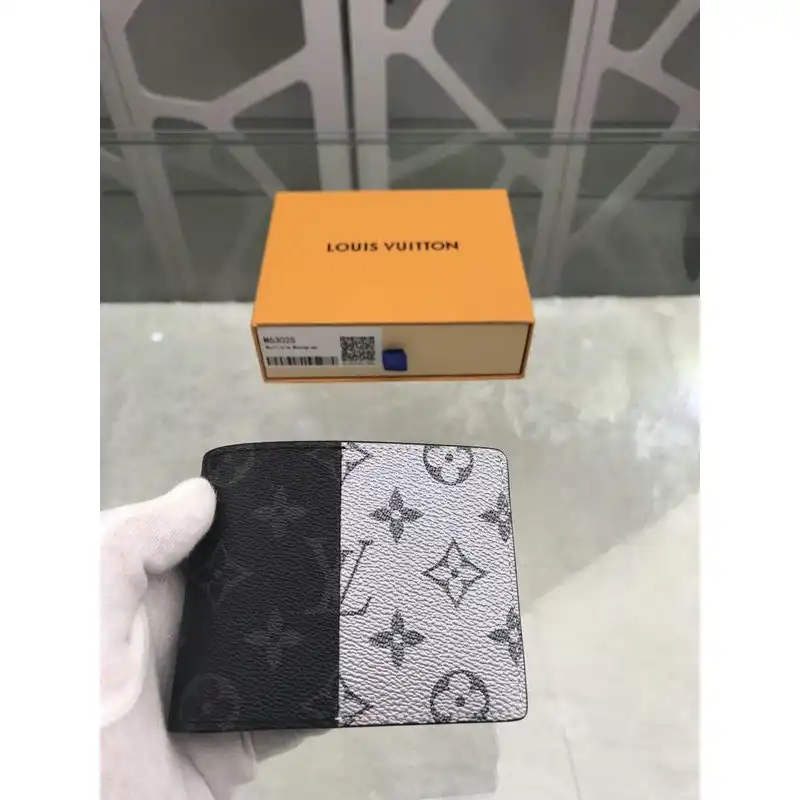 LV Bags 19T1L0116