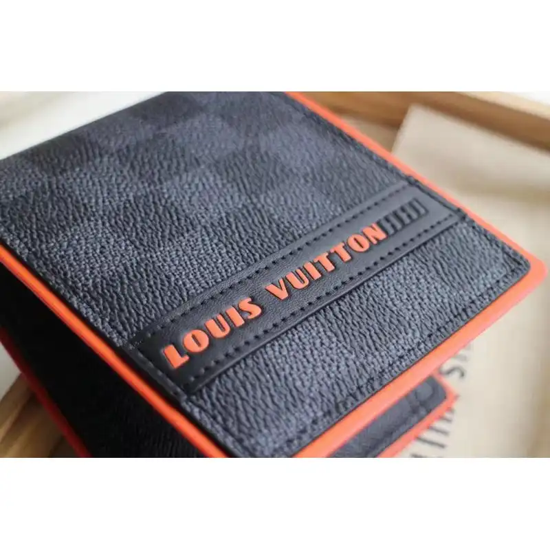 LV Bags 19T1L0306