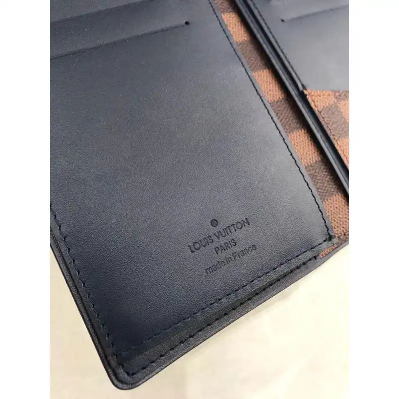 LV Bags 19T1L0533