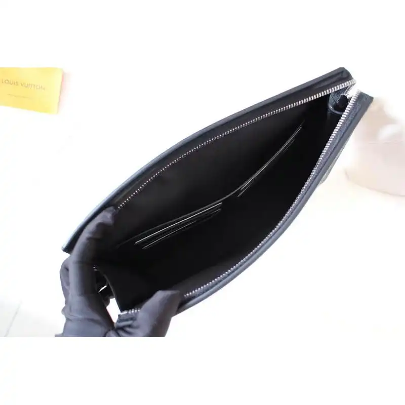 LV Bags 19T1L0592