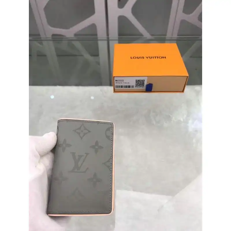 LV Bags 19T1L0594