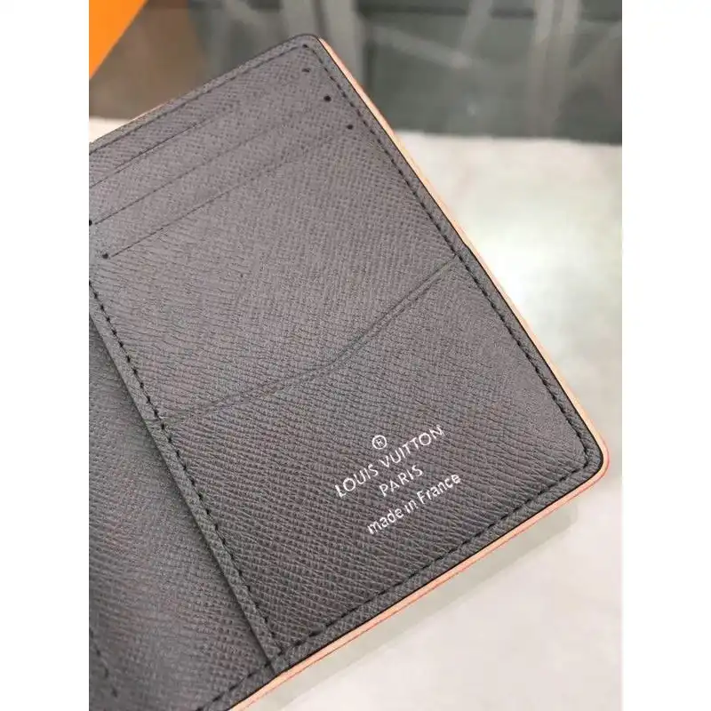 LV Bags 19T1L0594