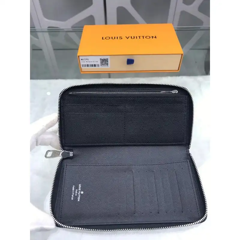 LV Bags 19T1L0602